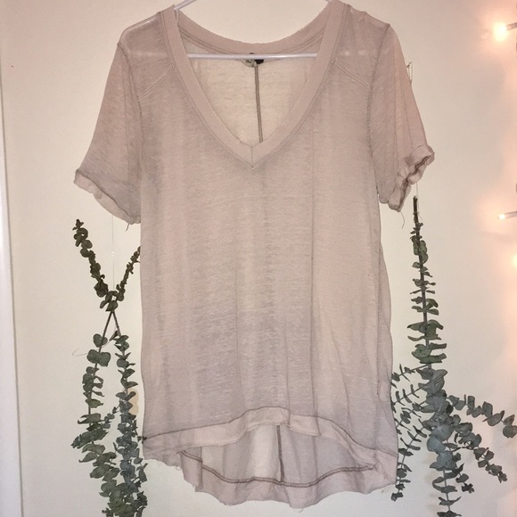 Free People Tops - Free People V Neck 🐘
